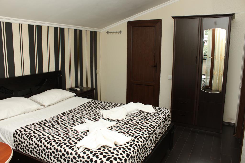 Hotel Majestic Tbilisi ห้อง รูปภาพ
