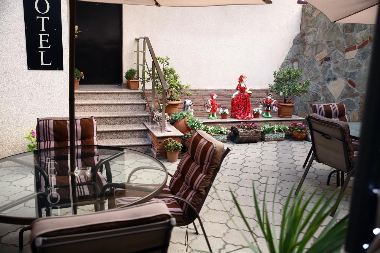 Hotel Majestic Tbilisi ภายนอก รูปภาพ