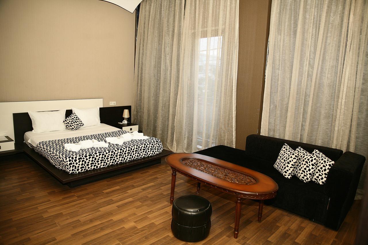 Hotel Majestic Tbilisi ภายนอก รูปภาพ